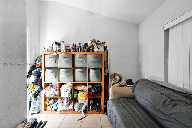 2040 NW 34th St, Miami, FL 33142