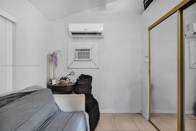 2040 NW 34th St, Miami, FL 33142