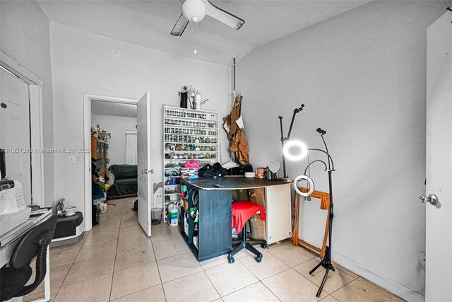 2040 NW 34th St, Miami, FL 33142