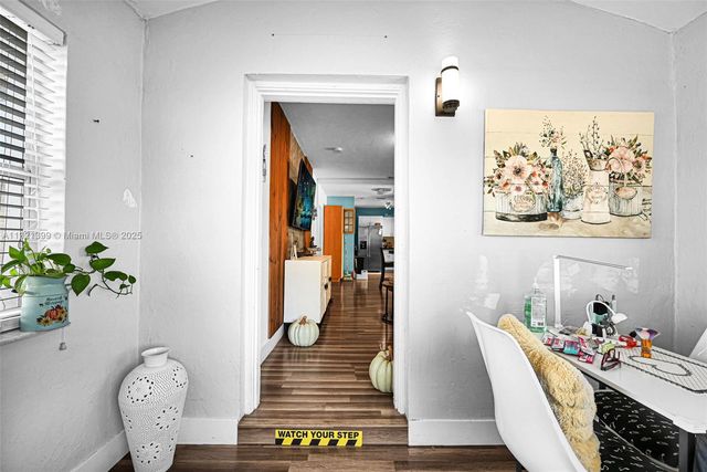 2040 NW 34th St, Miami, FL 33142