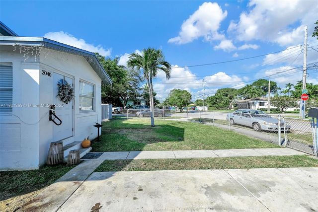2040 NW 34th St, Miami, FL 33142