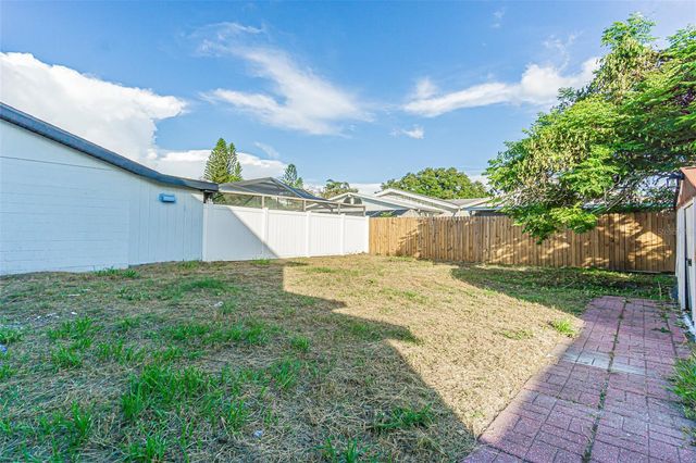 10305 BRAMBLEWOOD PLACE, Tampa, FL 33624