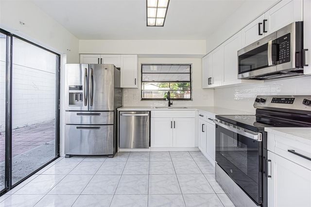 10305 BRAMBLEWOOD PLACE, Tampa, FL 33624
