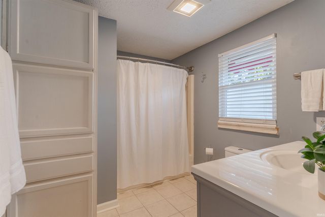 405 Middle Street, Newburgh, IN 47630