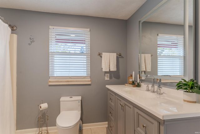 405 Middle Street, Newburgh, IN 47630