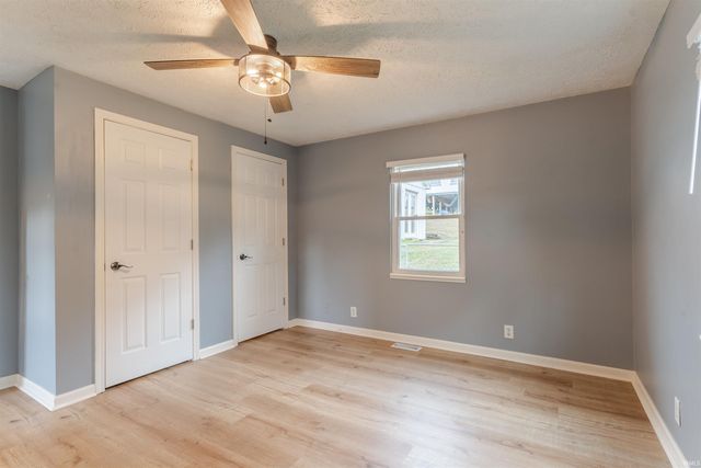 405 Middle Street, Newburgh, IN 47630