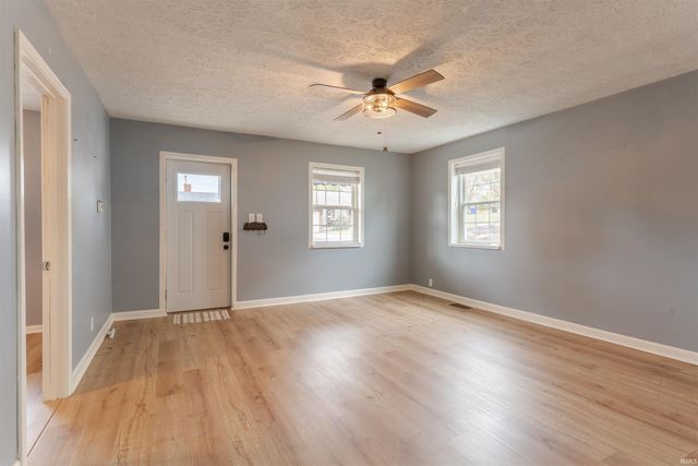 405 Middle Street, Newburgh, IN 47630