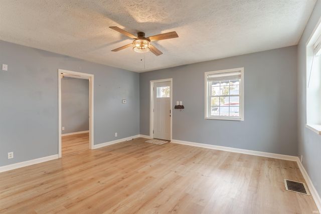 405 Middle Street, Newburgh, IN 47630