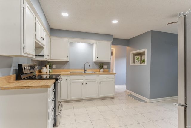 405 Middle Street, Newburgh, IN 47630