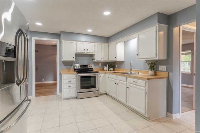 405 Middle Street, Newburgh, IN 47630