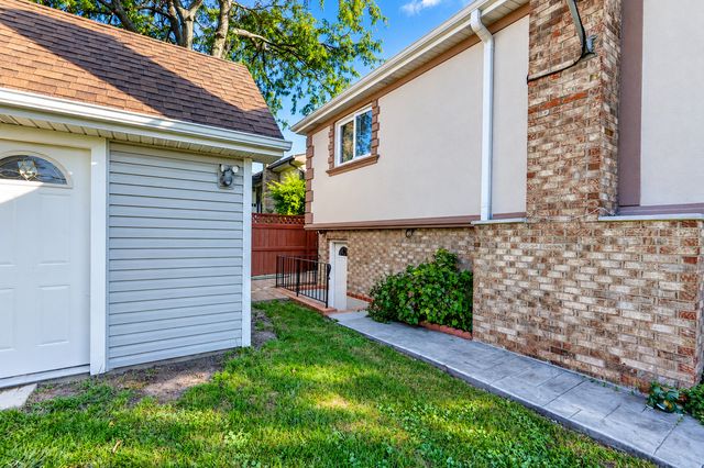 7438 Beloit Avenue, Bridgeview, IL 60455