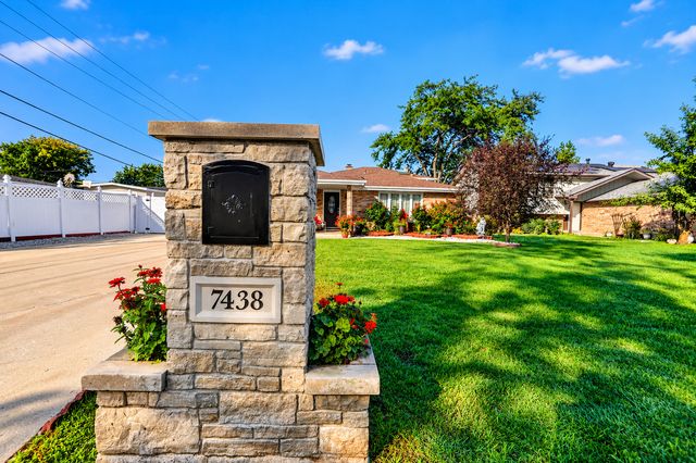 7438 Beloit Avenue, Bridgeview, IL 60455