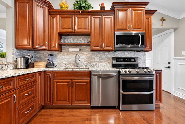 7438 Beloit Avenue, Bridgeview, IL 60455