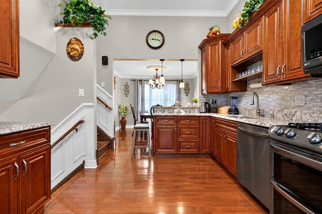 7438 Beloit Avenue, Bridgeview, IL 60455