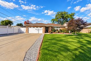 7438 Beloit Avenue, Bridgeview, IL 60455