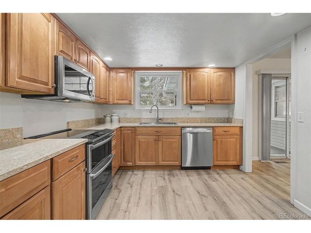 14305 E Marina Dr B, Aurora, CO 80014