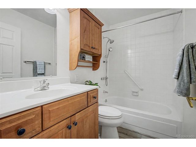14305 E Marina Dr B, Aurora, CO 80014