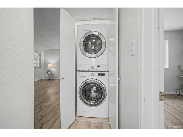 14305 E Marina Dr B, Aurora, CO 80014