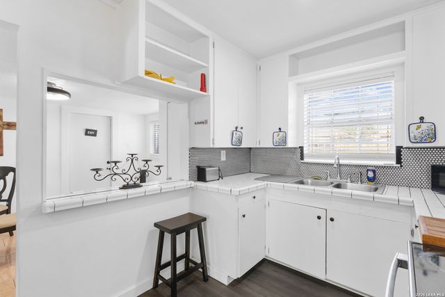 615 Overhill Drive, San Antonio, TX 78228