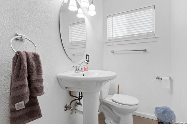 615 Overhill Drive, San Antonio, TX 78228