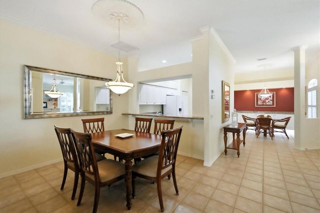 9413 FOREST HILLS CIRCLE, Sarasota, FL 34238