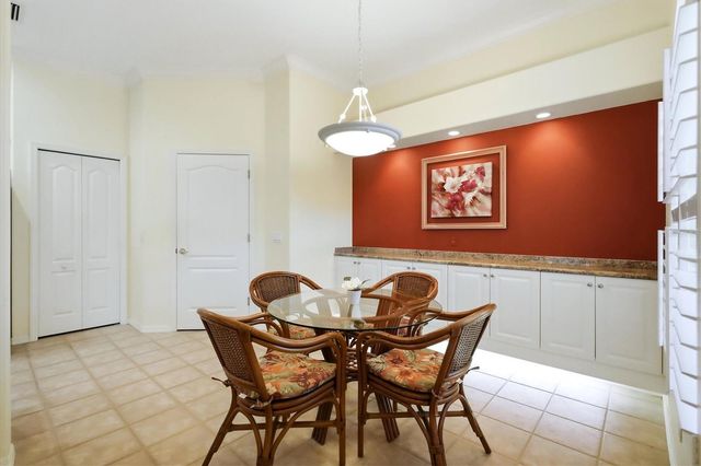 9413 FOREST HILLS CIRCLE, Sarasota, FL 34238