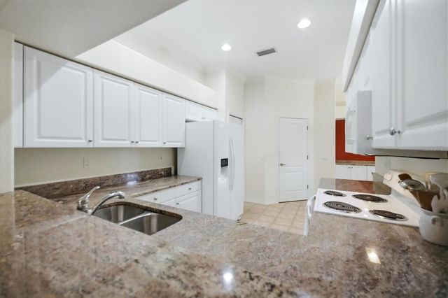 9413 FOREST HILLS CIRCLE, Sarasota, FL 34238
