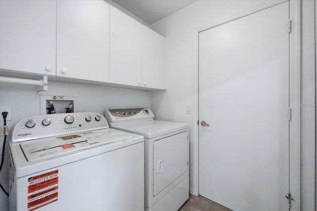 9413 FOREST HILLS CIRCLE, Sarasota, FL 34238