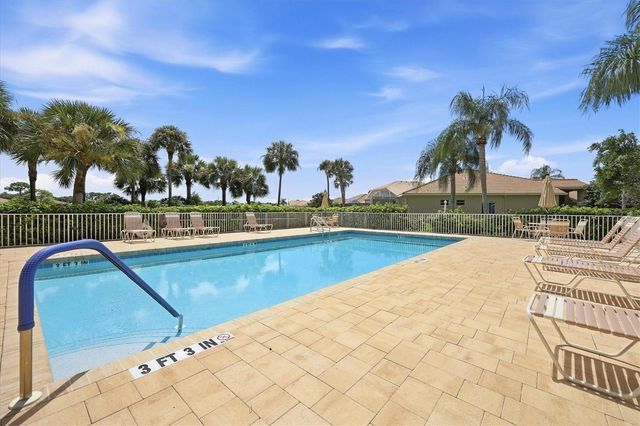 9413 FOREST HILLS CIRCLE, Sarasota, FL 34238