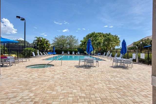 9413 FOREST HILLS CIRCLE, Sarasota, FL 34238