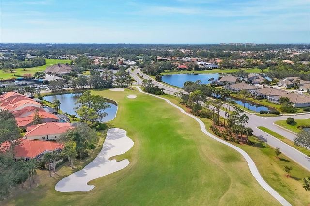 9413 FOREST HILLS CIRCLE, Sarasota, FL 34238