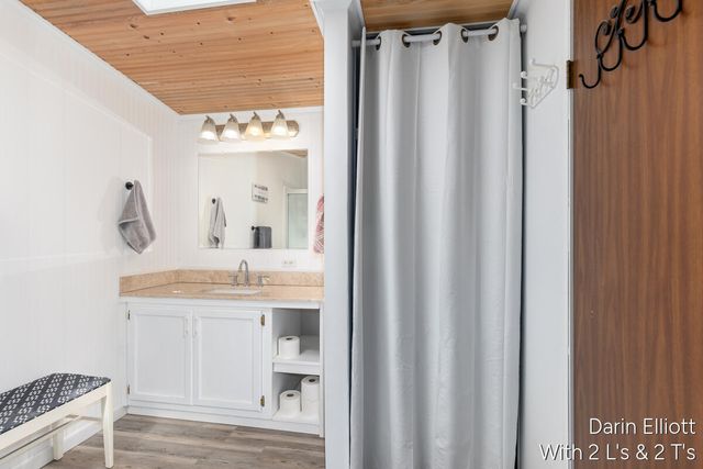 1644 E David Highway, Ionia, MI 48846