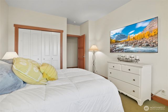 813 Bergwacht Place, Coupeville, WA 98239