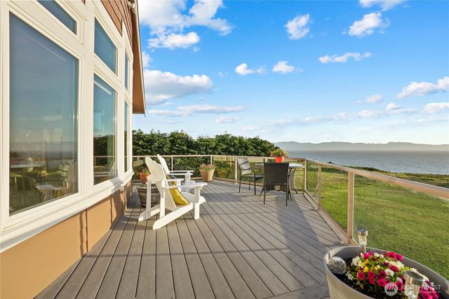 813 Bergwacht Place, Coupeville, WA 98239