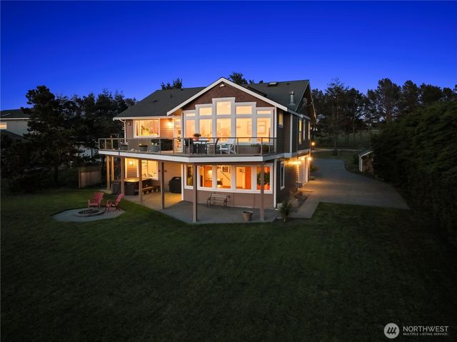 813 Bergwacht Place, Coupeville, WA 98239