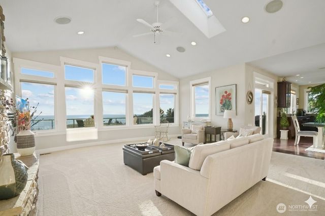 813 Bergwacht Place, Coupeville, WA 98239