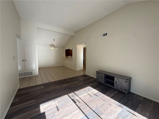 520 S Ranch View Circle 25, Anaheim, CA 92807