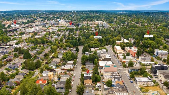 5520 Brooklyn Avenue NE, Seattle, WA 98105