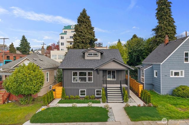 5520 Brooklyn Avenue NE, Seattle, WA 98105