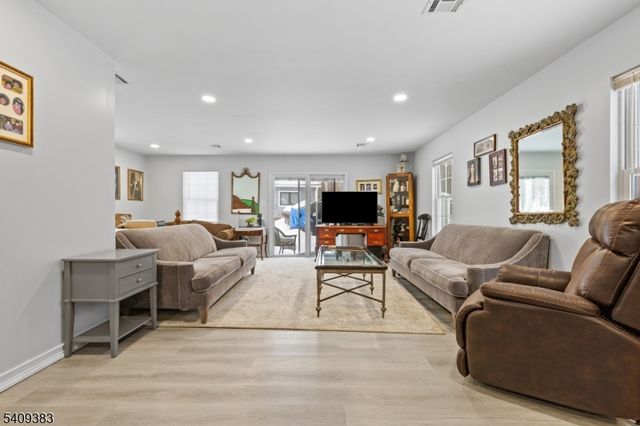 130 Flocktown Rd, Washington Twp., NJ 07853