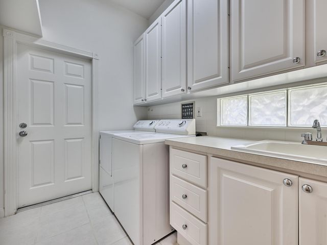8701 Oldham Way, West Palm Beach, FL 33412