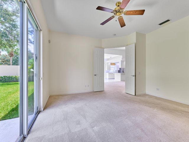 8701 Oldham Way, West Palm Beach, FL 33412