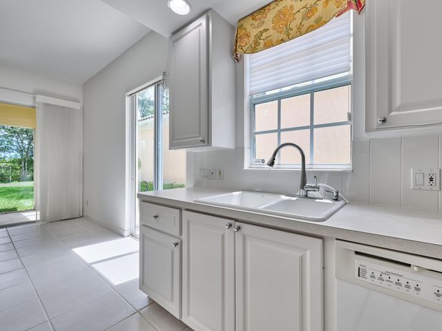 8701 Oldham Way, West Palm Beach, FL 33412