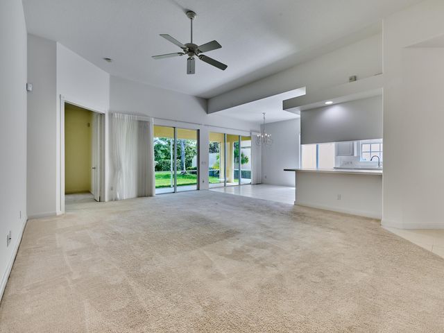 8701 Oldham Way, West Palm Beach, FL 33412