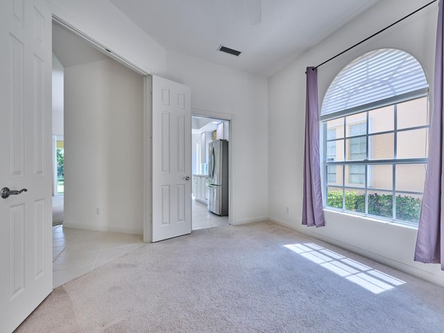 8701 Oldham Way, West Palm Beach, FL 33412