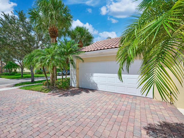 8701 Oldham Way, West Palm Beach, FL 33412