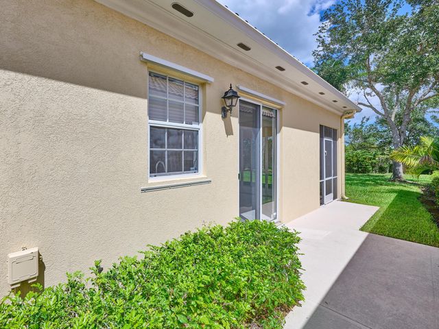 8701 Oldham Way, West Palm Beach, FL 33412