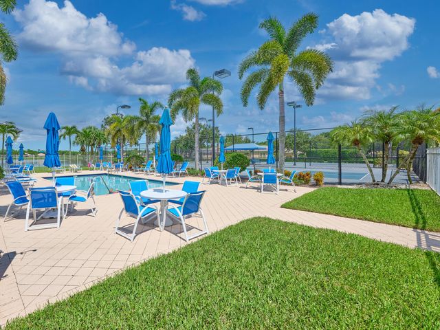 8701 Oldham Way, West Palm Beach, FL 33412