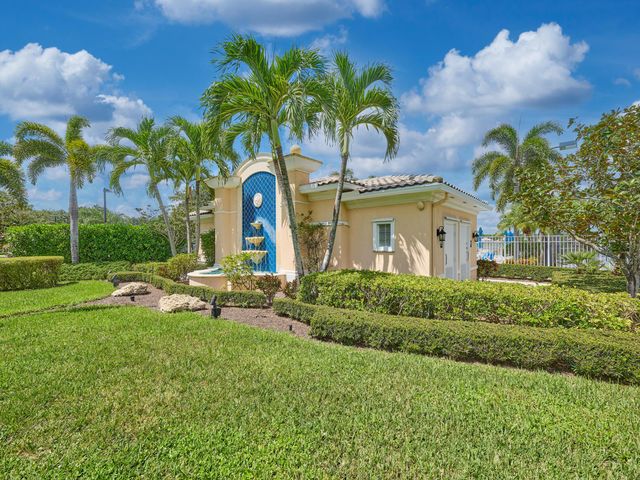 8701 Oldham Way, West Palm Beach, FL 33412