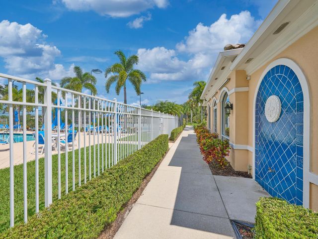 8701 Oldham Way, West Palm Beach, FL 33412